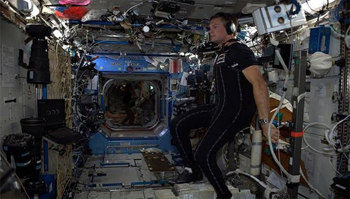 SpaceSuitAlterations12