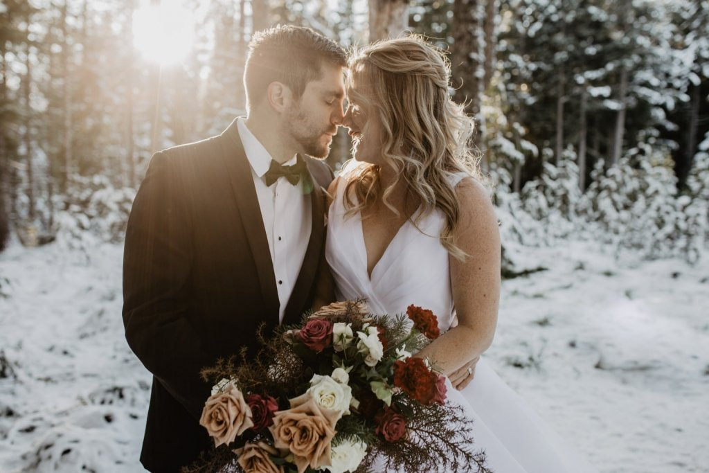 Incorporating-festive-elements-into-your-December-wedding